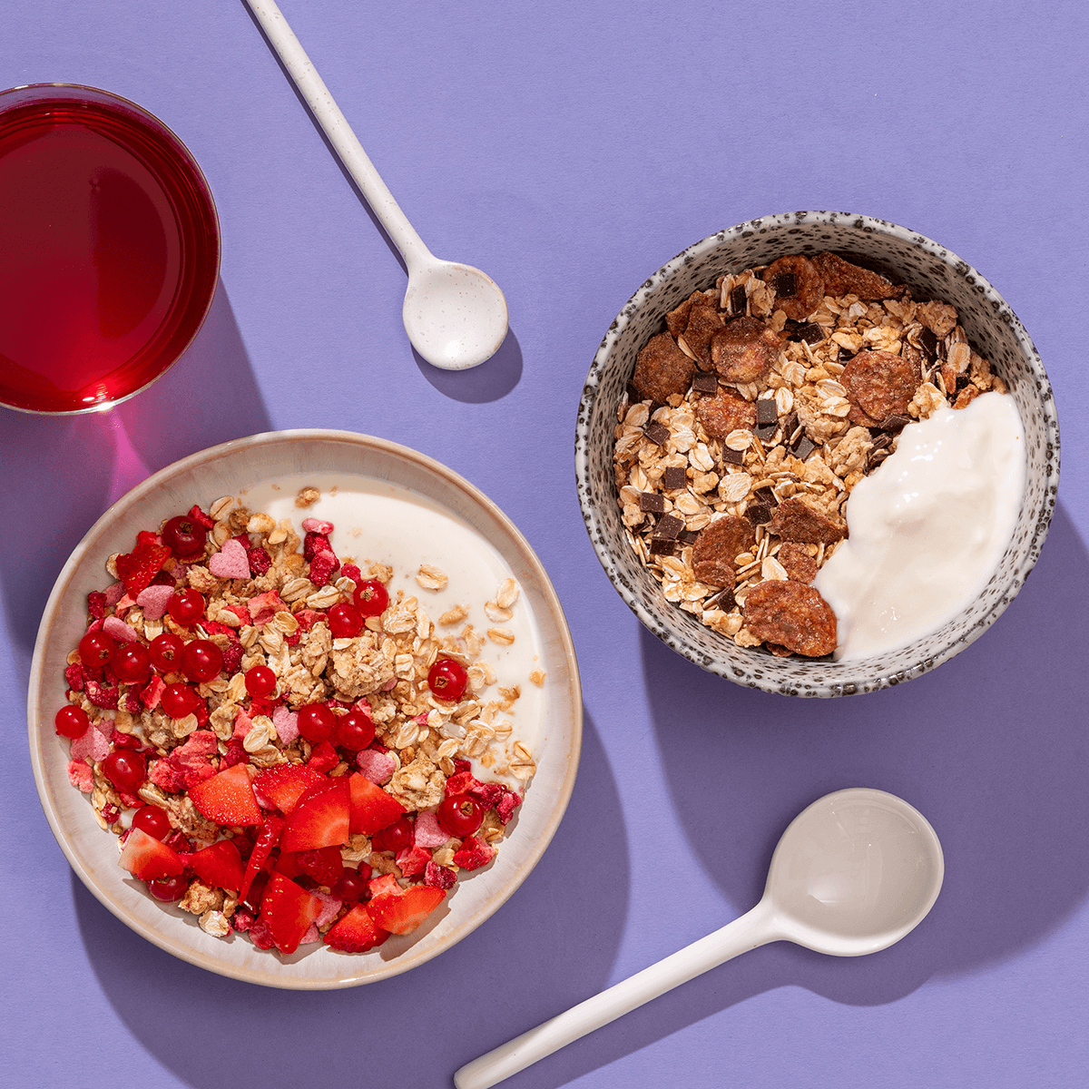 mymuesli Bio Balance Probierpaket enthält die Low Sugar Bestseller Low Sugar Berry Crunch und Low Sugar Choco Crunch