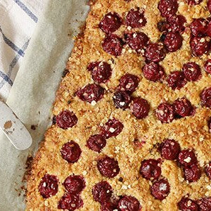 Himbeer Kokos Kirsch Blechkuchen