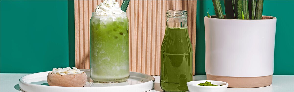 Iced Matcha Latte im Glas