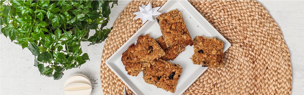 Blueberry Cassis Flapjack auf einem Teller