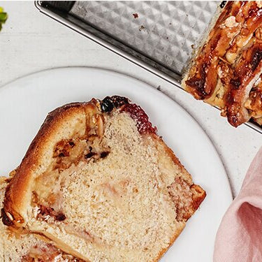 Strawberry Vanilla Almond Zupfbrot