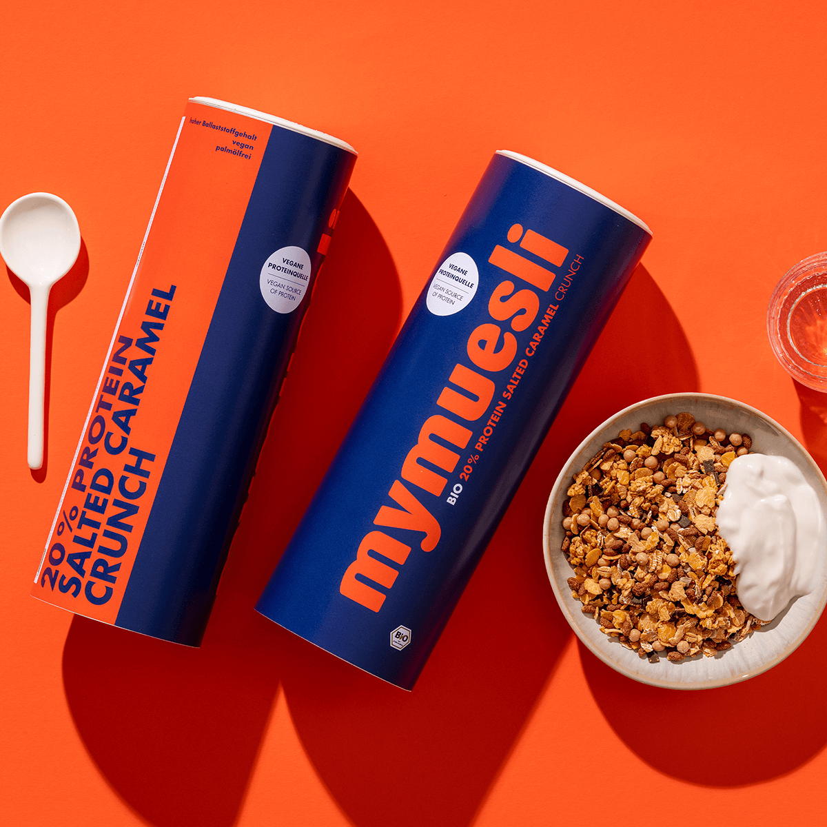 mymuesli Bio 20% Protein Salted Caramel Crunch Dosen mit Müslischale
