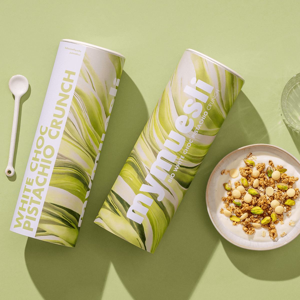 mymuesli Bio White Choc Pistachio Crunch Dosen mit Müslischale