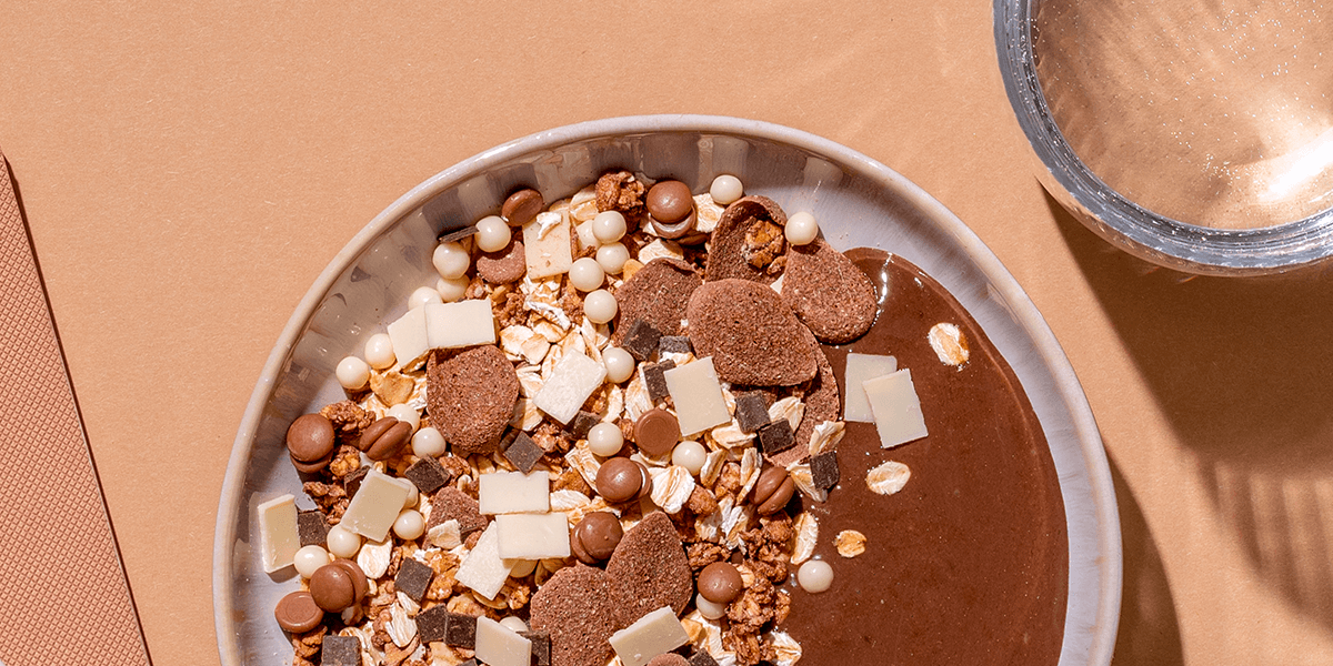 mymuesli Bio Super Choc Müsli in Schale mit Schokopudding für Chocolate-Lovers