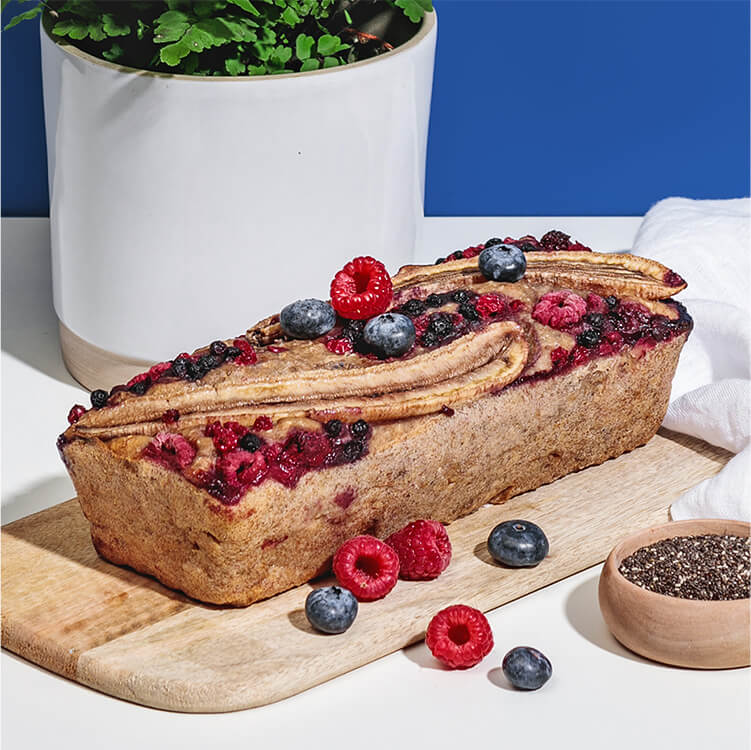 Banana Bread mit Beeren