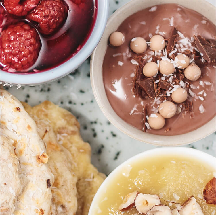 Protein-Pancakes auf einem Teller