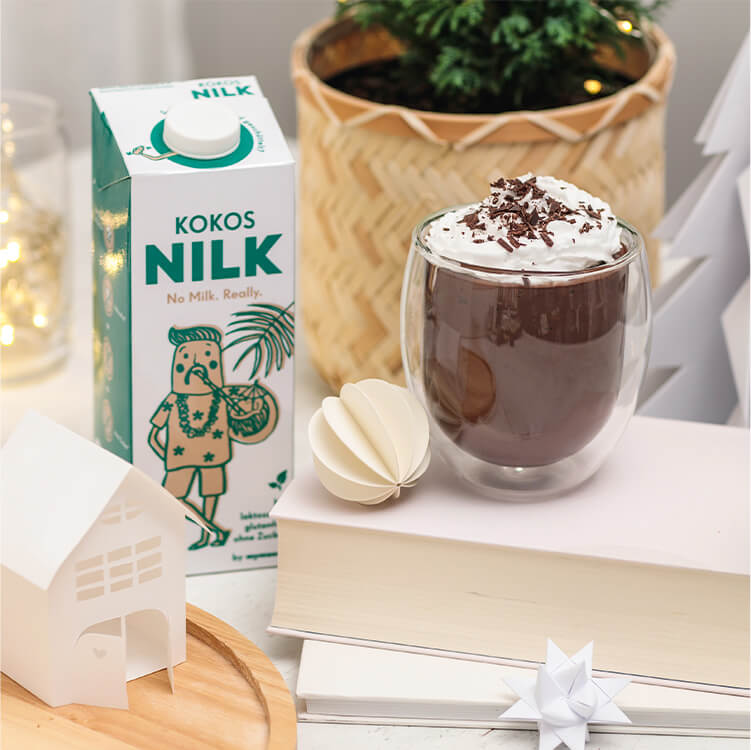 Hot Chocolate im Glas mit Sahne