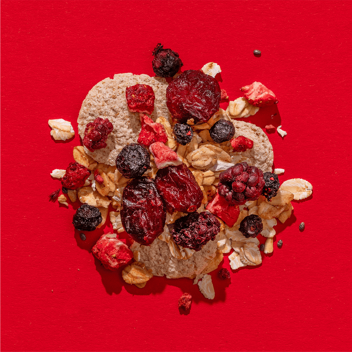 mymuesli Bio Blackberry Granola mit Cranberries, Erdbeeren, Brombeeren, Blaubeeren, Chia Samen und Dinkelflocken
