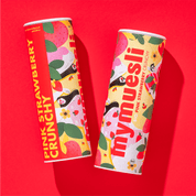 mymuesli Bio Pink Strawberry Crunchy Dose von Vorne und der Seite