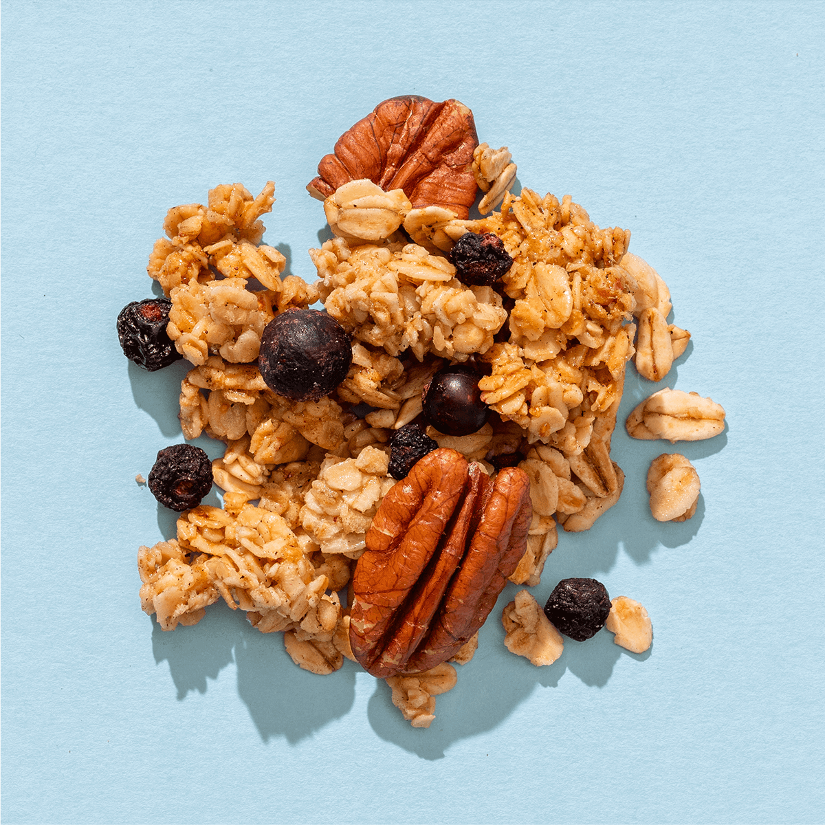 mymuesli Bio Blueberry Cassis Crunchy Granola mit Hafer Crunchy Cluster, GRanola Crunchy, Pekannüssen, Blaubeeren und schwarzen Johannisbeeren