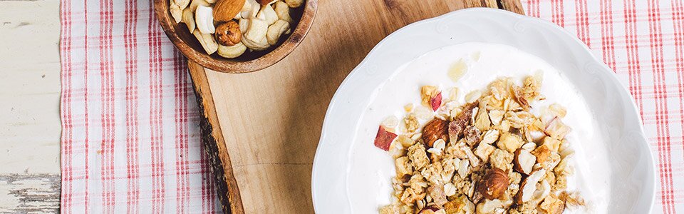 Müesli mit Nüssen und Honig